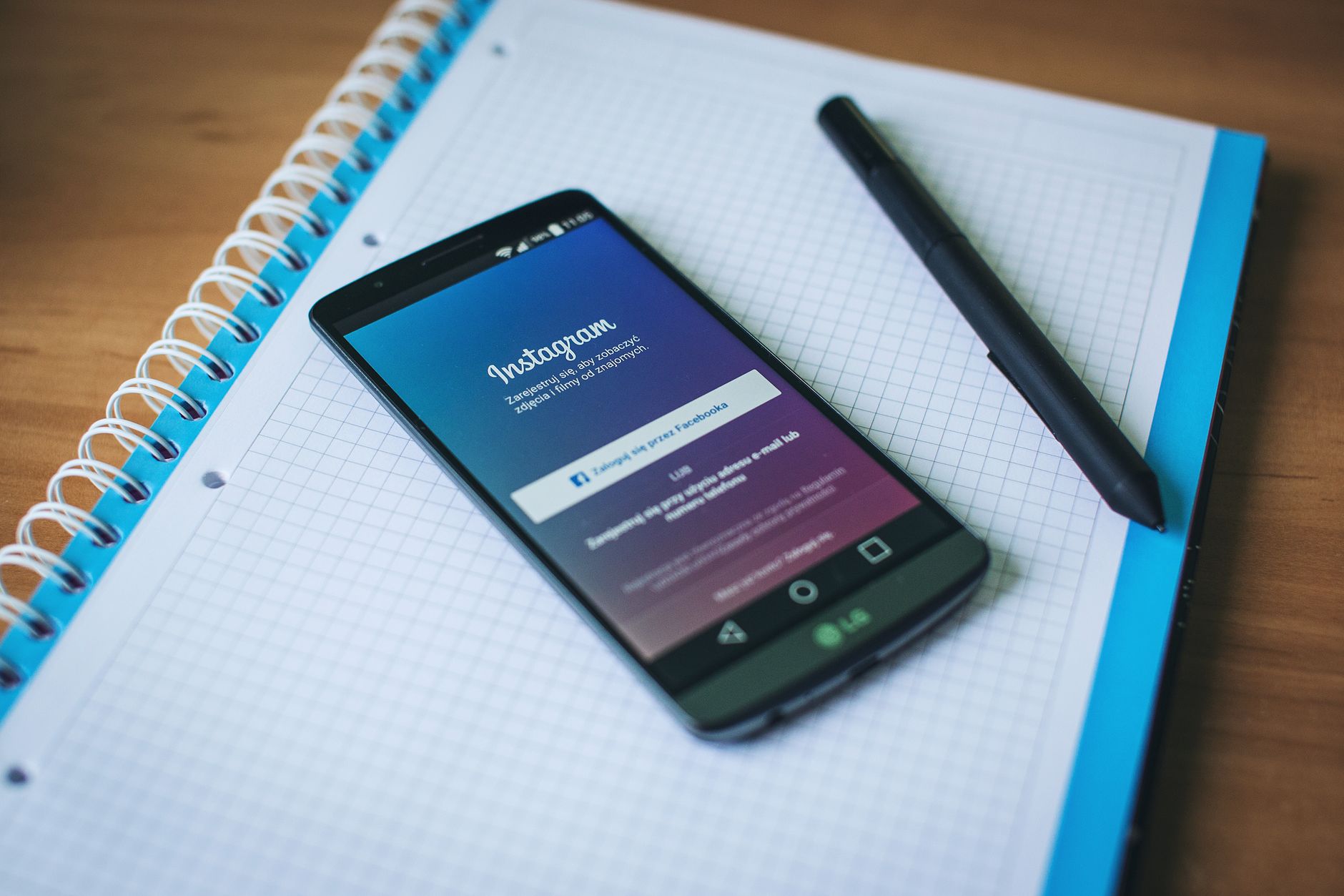 smartphone Instagram canal